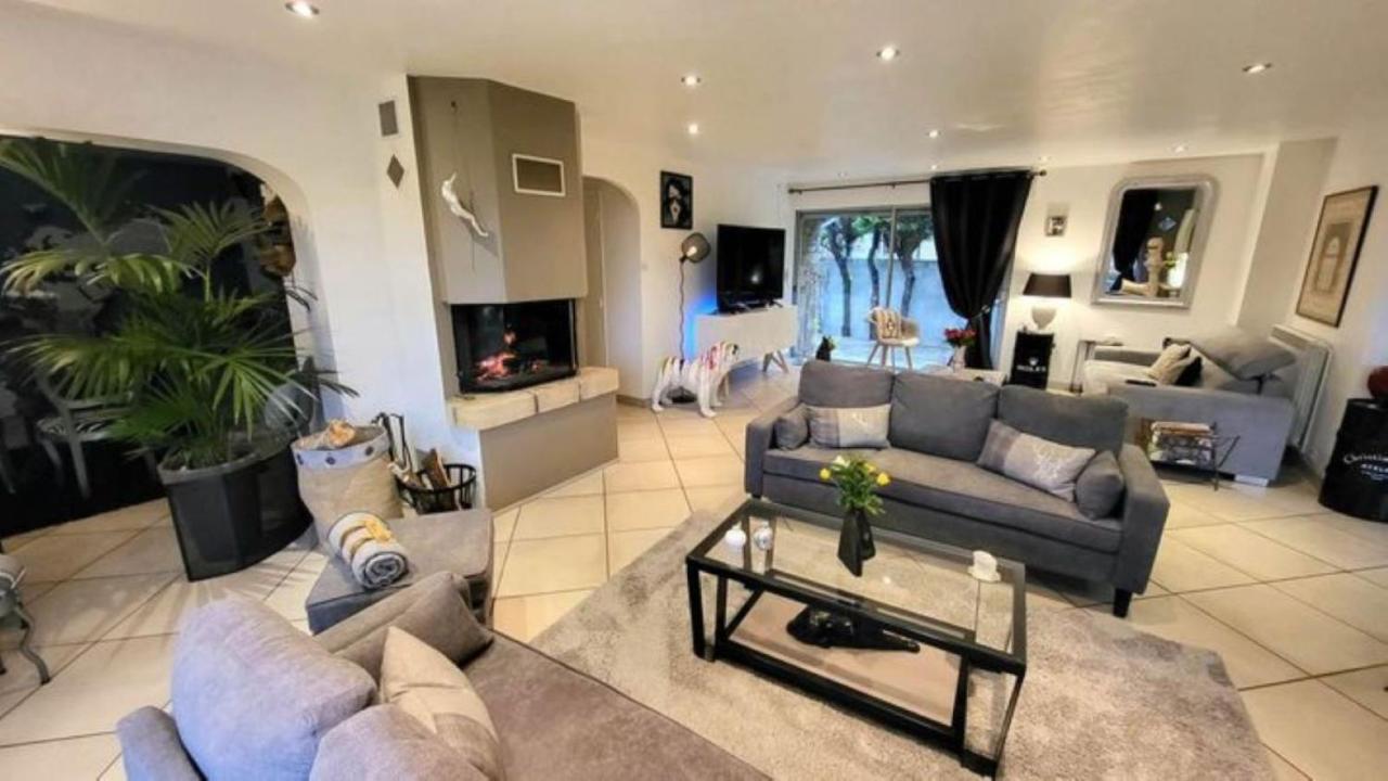 Villa Raffaella Les Albres 外观 照片